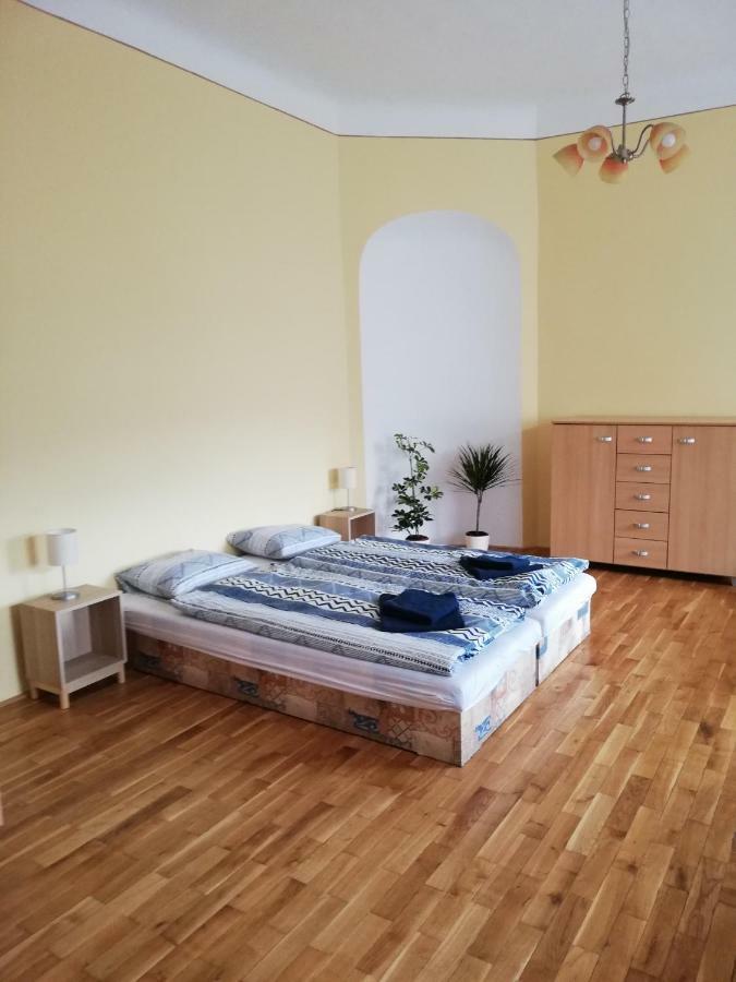 Apartmany Pod Divadlem Znojmo Exterior foto