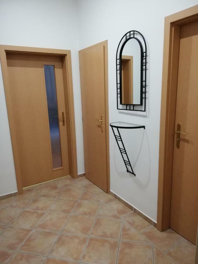 Apartmany Pod Divadlem Znojmo Exterior foto