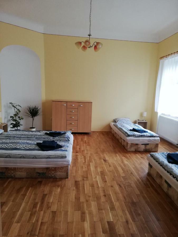 Apartmany Pod Divadlem Znojmo Exterior foto