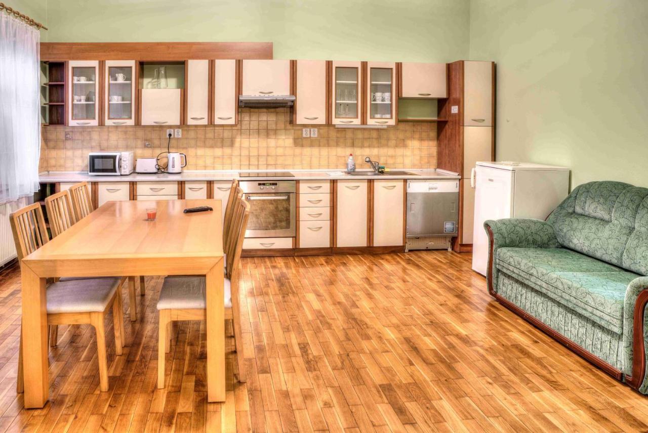 Apartmany Pod Divadlem Znojmo Exterior foto